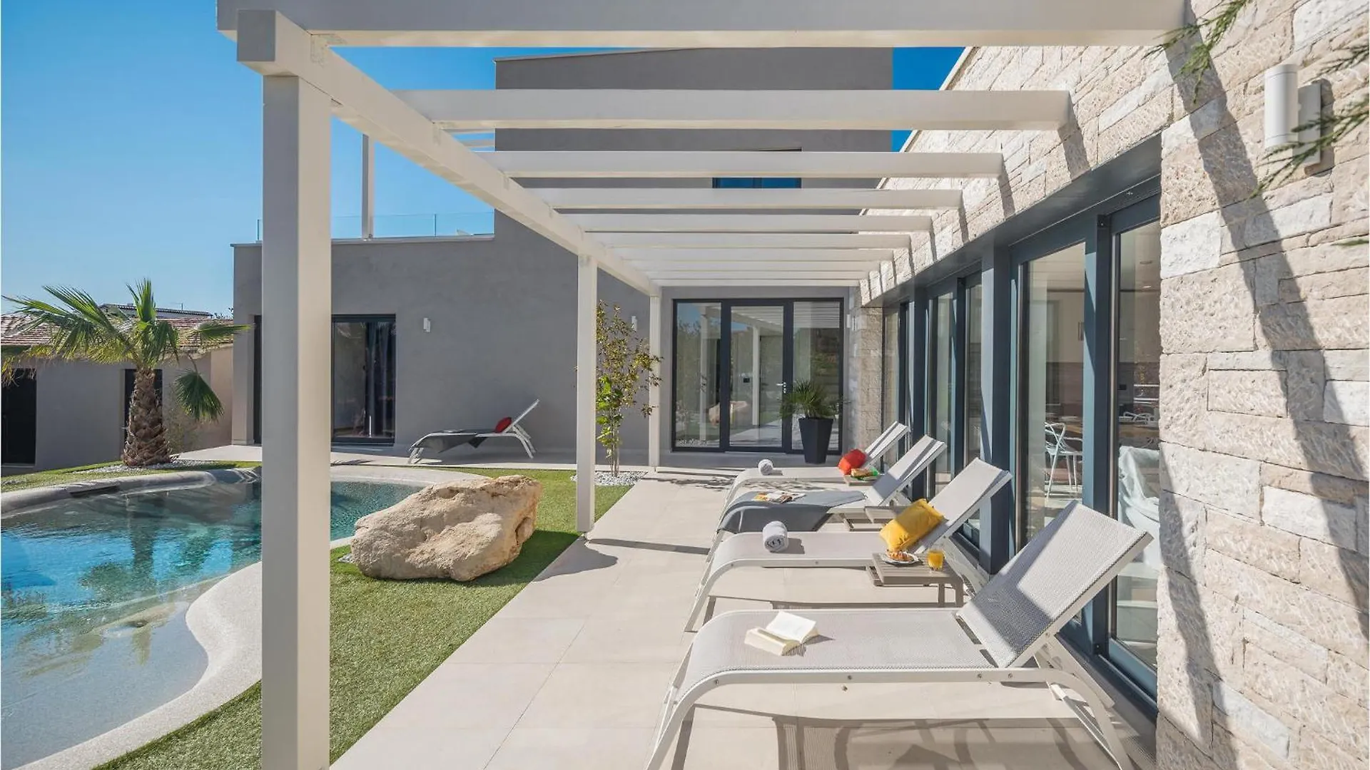Gorgeous Home In Kastelir With Jacuzzi Holiday home